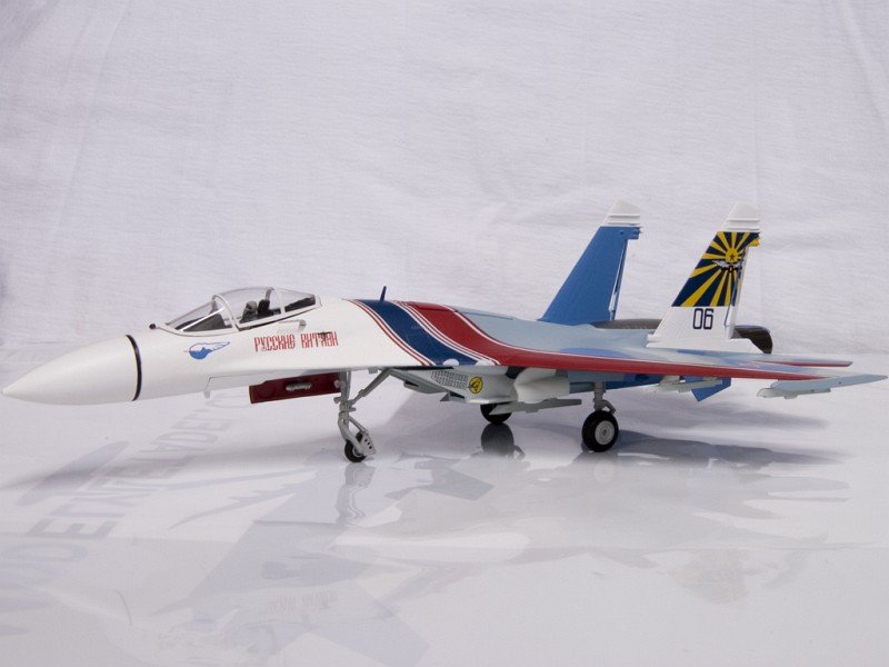 foto Witty - Su-27 Russian Knights Display Team